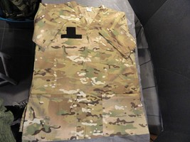 New Army Usaf MULTI-POCKETS Mulitcam Ocp Shamron Mills Scrub Shirt Top Medium - $23.48