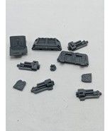 Lot Of (10) Warhammer 40K Tank And Weapon Miniature Bits And Pieces - $472.68 MXN