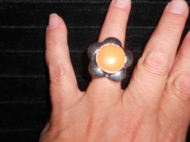 Paparazzi Ring (new)(One sz. fits most) SCALLOPED EDGED FLOWER W/LT ORAN... - $8.14