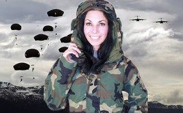 AIRBORNE OPERATION ARMY DEPENDENT TAKING SELFIE PHOTO PRINT - $87.01 MXN+