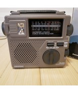 Grundig FR200 Radio AM FM SW Emergency Radio Flashlight Self Powered Open Box - $32.71