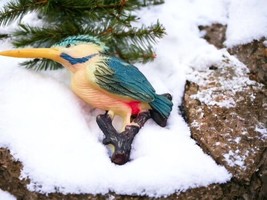 Bright Colorful Kingfisher Bird On Branch Acrylic Vintage Brooch Pin - $18.58