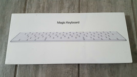 Silver Magic Keyboard 2, MLA22LL/A (Worldwide Shipping) - £94.61 GBP