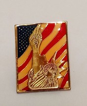 Statue of Liberty American Flag Lapel Pin Brooch Gold Tone Red Blue Vintage 1&quot; - £15.81 GBP