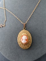 Vintage Cameo Style Locket Pendant Necklace Ornate Frame 18&quot; Long Chain Photos - £31.17 GBP
