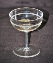 Vintage Long Stem Champagne Sherbet Elegant Glass w Ring Rim - £7.11 GBP