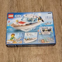 LEGO 60221 Diving Yacht City New Sealed Box Retired - £23.53 GBP