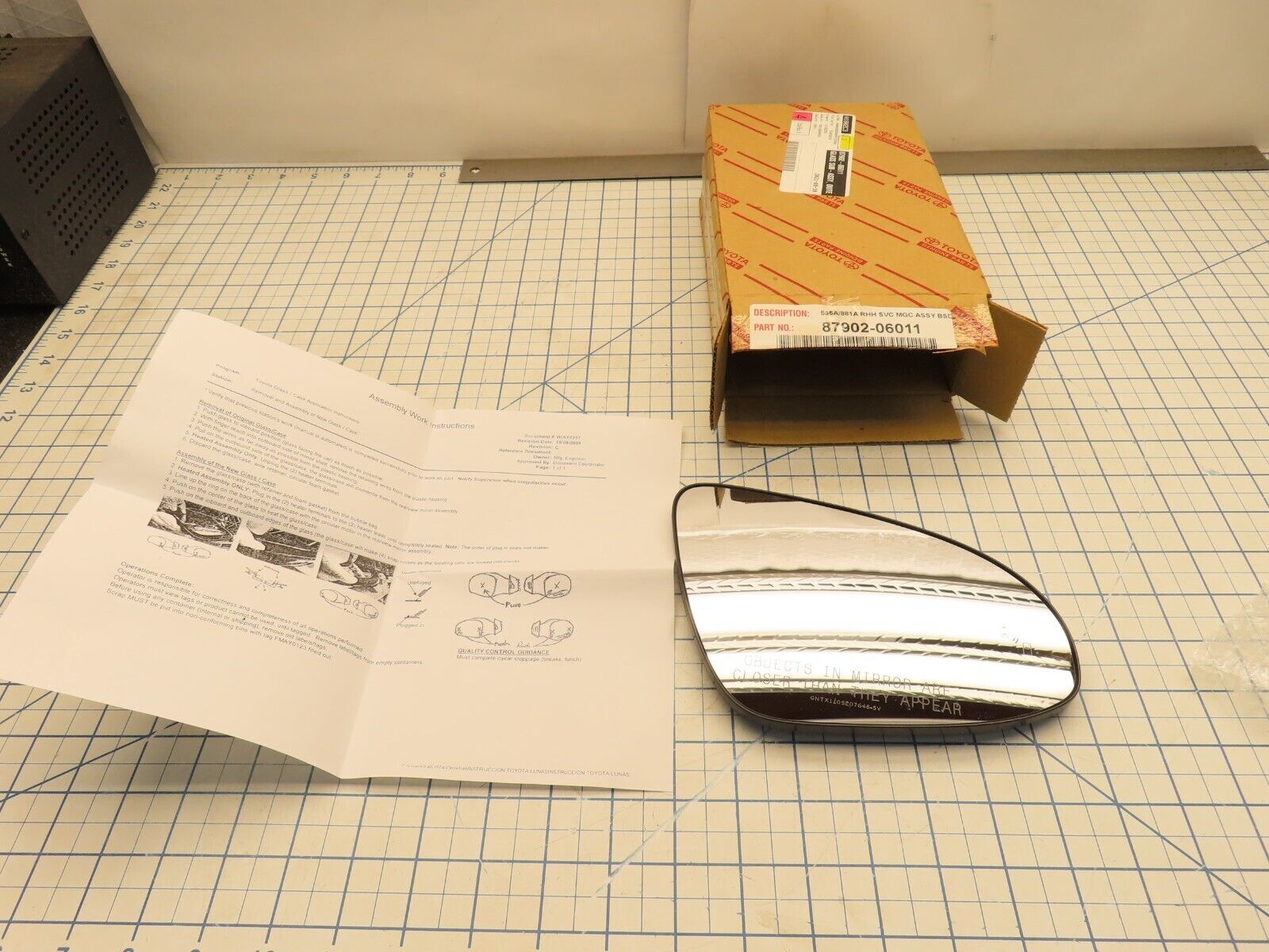 Toyota 87902-06011 Side View Mirror Glass Heated Blind Spot Passenger RH... - $70.61