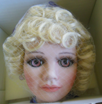 Vintage Designer Guild &quot;STARLIGHT&quot; Porcelain Doll  Limited edition Signe... - $5,194.54 MXN