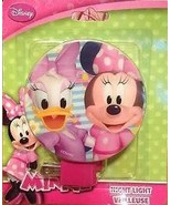 Disney Minnie Mouse and Daisy Duck Plug In Night Light - $74.63 MXN