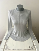 Women&#39;s Venus Gray Ribbed Sweater Size Small - £7.76 GBP