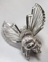 Vintage Silver Tone Monet Jewelry Bumble Bee Insect Lapel Brooch Pin 1-1/2&quot; - £15.12 GBP
