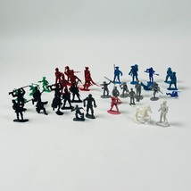 Vintage Mixed Plastic Toy Soldiers  Civil War &amp; Colonial Army Men 35 Figures - $11.39