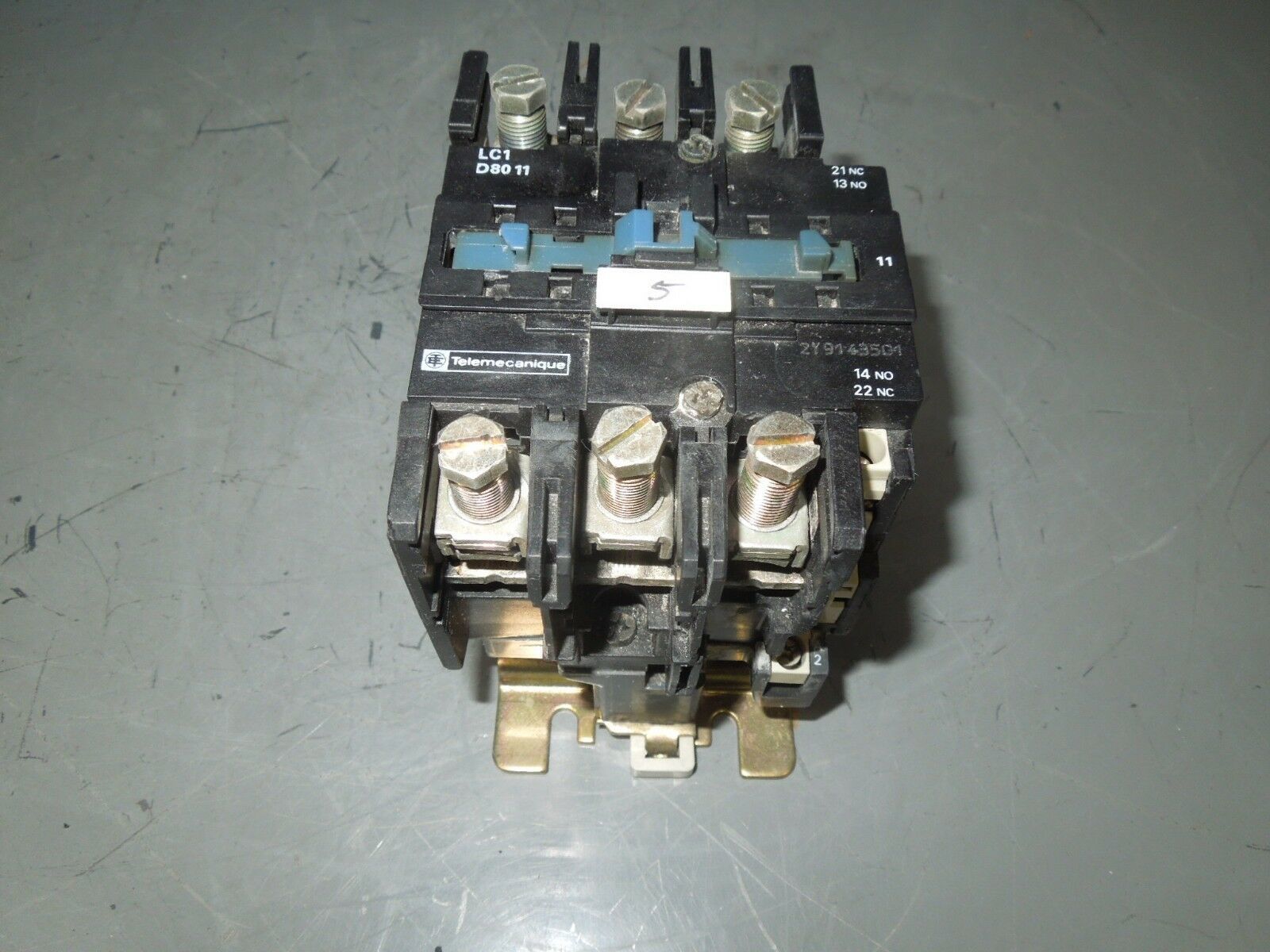 Telemecanique LC1D8011 110A 3P 600V 120 VAC Coil 60hp @ 460V Contactor - $75.00