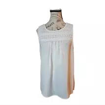 Elle White Tank Top Size Medium - $13.00