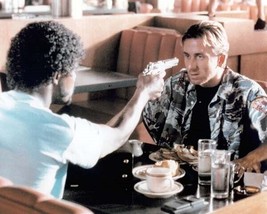 Pulp Fiction Samuel L. Jackson points gun at Tim Roth in diner 8x10 inch photo - £7.70 GBP