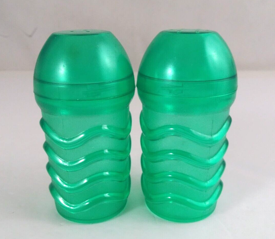 Vintage MCM Clear Green Plastic Wave Design 4&quot; Salt &amp; Pepper Shakers - $9.89