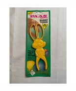 Vintage 1991 Paas Bunny Tongs Easter Made in USA New - $14.03