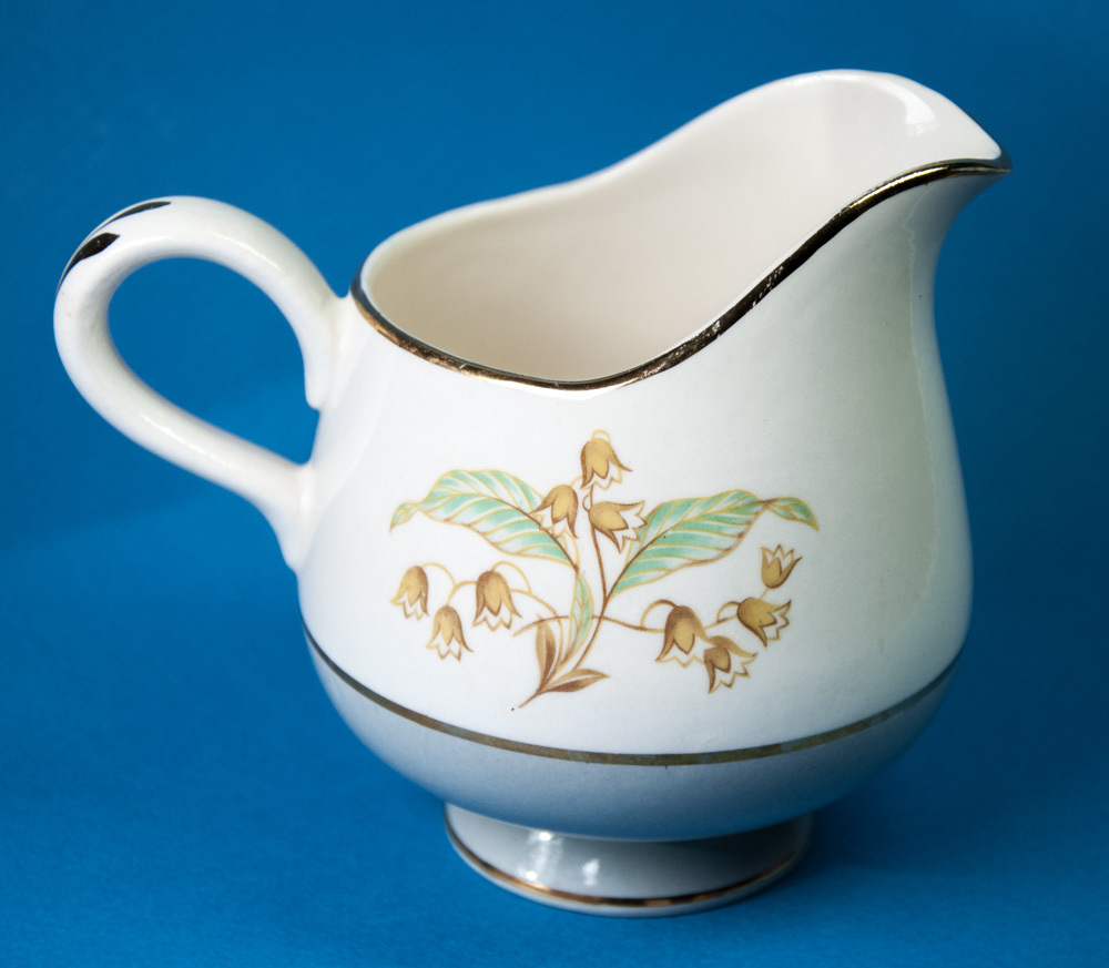 Homer Laughlin Eggshell Cavalier 8-oz Creamer Gray w Tan Bell Flowers Item image 2