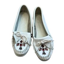 Minnetonka Moccasins Shoes size 7 White Leather Beaded Fringe Flats - $33.60