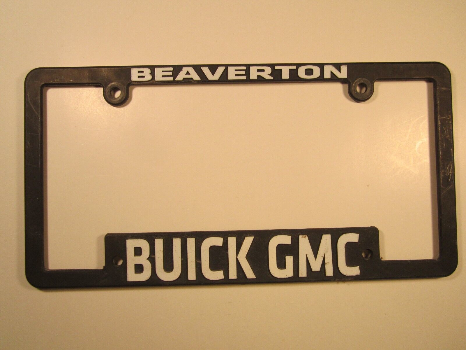 LICENSE PLATE Plastic Car Tag Dealer Frame BEAVERTON BUICK GMC 14E - $13.44