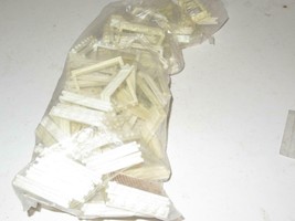 LARGE BAG OF WHITE SQUARE BUILDING PIECES-- EXC- H56- - $4.60