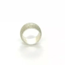 Vintage Gold Tone Glittery Wide Band Ring Women’s Size 8 - $166.08 MXN