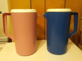 Vintage Rubbermaid pitchers - £14.93 GBP