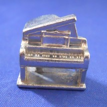 Scene It Music Baby Grand Piano Token 2005 Replacement Game Part Piece Mover - £3.50 GBP