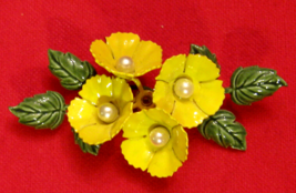 MCM VTG Pin BROOCH Yellow Painted Metal Flowers with Faux Pearl Centers 2 1/2&quot; ✿ - £15.68 GBP