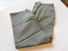 Dockers D3 Men&#39;s Long Pants Slacks Pant W40 X L32 Grey Flat Front GUC - $18.01