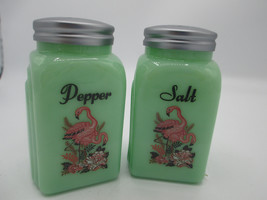 Jadeite Arch Salt Pepper Set Moon Pie Mid Century Retro Green Glass - £15.46 GBP