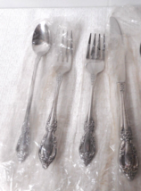 NEW Sealed Raphael Oneida Distinction Deluxe HH S.S. Flatware 4pc READ - £17.40 GBP