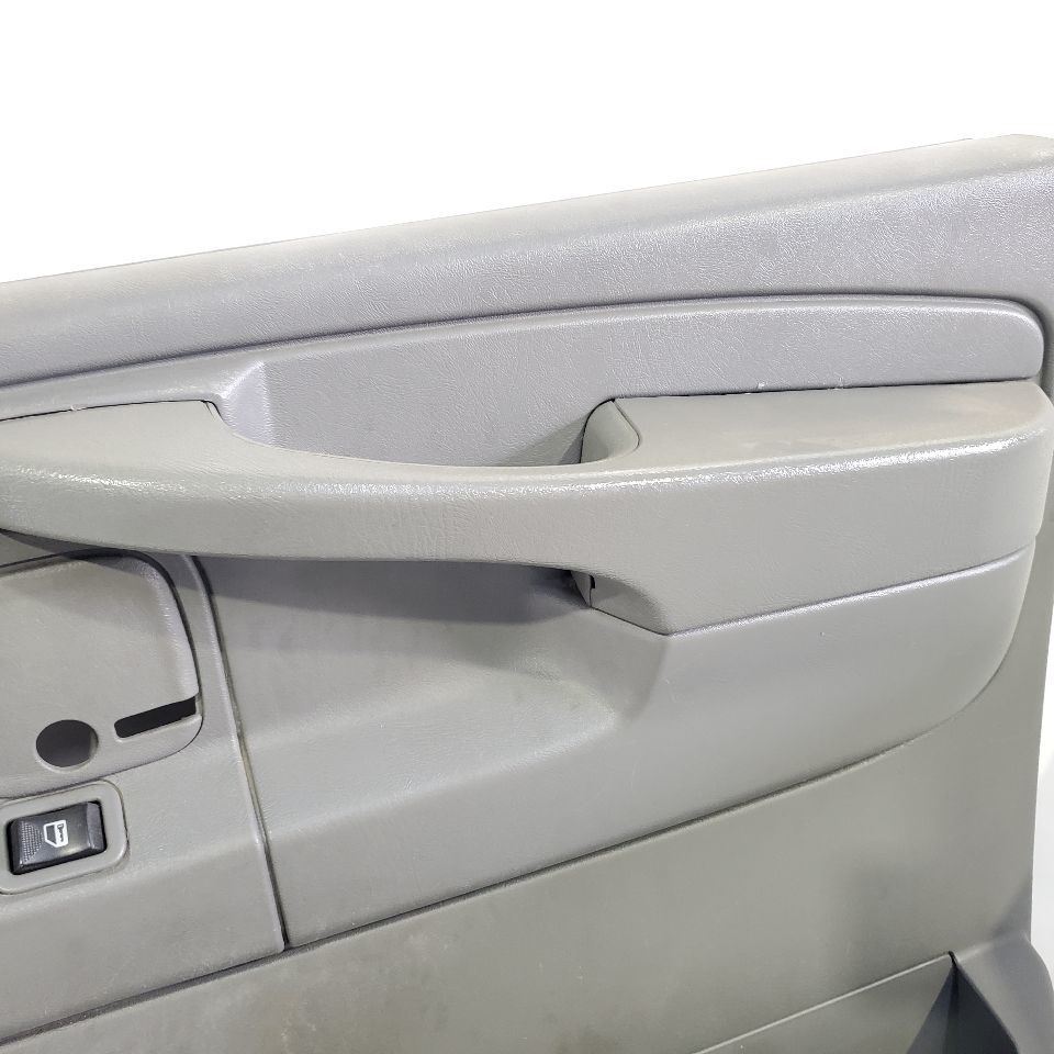 2013 Chevrolet Express Van Dually 3500 OEM Front Right Door Trim Panel 20993927 Item image 3