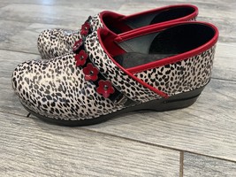 Sanita Koi Danish Clogs Leather Womens Shoes Size 40 Cheetah ReAd Floral - $743.37 MXN