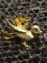 Vintage Gold Tone Small Bird Emerald Stone Pin  - $15.83