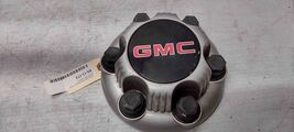 GMC SUBURBAN SIERRA SAVANNAH 1500 OEM WHEEL CENTER CAP 9596667 6 LUG - $19.99