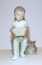 Darling 1991 Golden Memories By Lladro Daisa Spain Boy With Accordion Figurine - £46.68 GBP