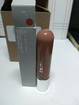 R.e.m. Beauty On Your Collar Plumping Lip Gloss, VCR, 0.28 fl oz NIB - $217.88 MXN