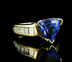 2.25Ct Trillion Cut Tanzanite Wedding Anniversary Ring in 14K Yellow Gold Finish - £74.78 GBP
