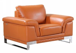 32" Camel Lovely Leather Chair - $30,299.24 MXN