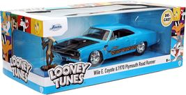 Hollywood Rides Looney Tunes 70 Plymouth Road Runner w/ Wile E Coyote 1/24 Scale image 2