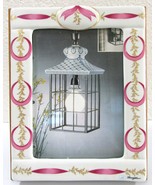 NEW Mangani Italy Magenta and White Porcelain Frame Item 11742/2 9.5 x7.5  - $2,761.39 MXN