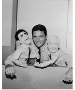 VOYAGE TV TWO PHOTO SET   DAVID HEDISON &amp; VINCENT PRICE,  HEDISON &amp; PUPPETS - $13.58 CAD