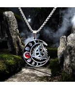 Gothic Crescent Moon Gear Pendant Necklace | Red Gemstone Accent | Uniqu... - €19,73 EUR