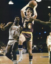 Jerry West &amp; Oscar Robertson 8X10 Photo La Lakers Milwaukee Bucks Basketball Nba - £3.89 GBP