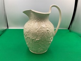 Vintage Wedgwood / Etruria Strawberry &amp; Vine Jug 7 1/4&quot; * - $79.99