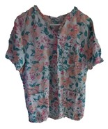 Womens Crest Scrub Top Size Medium Pastel Floral Print with Three Pockets - $12.86