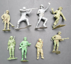 Army Men Toy Soldier Plastic Military Figure Lot WW2 Mark WWII Green Knife Rifle - $30.39
