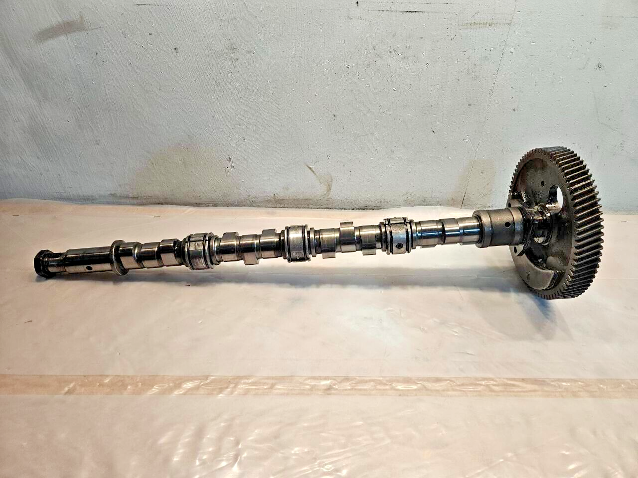 Detroit Diesel Engine 4-71 RH Camshaft 5102663 with Gear 5121815 OEM - $523.25